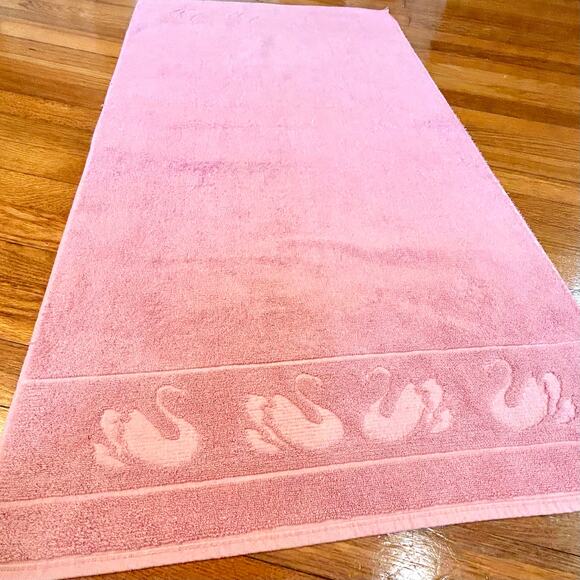 Vintage Cannon Royal Family Pink Swan Towel – Cotton Bath Towel, Made in USA - Picture 1 of 13